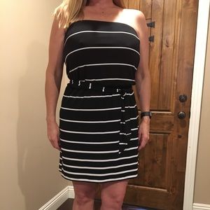 White House Black Market comfy strapless dress